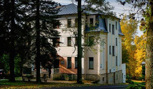 Hotel Lázeňský dům Praha Lazne Kynzvart Exterior foto